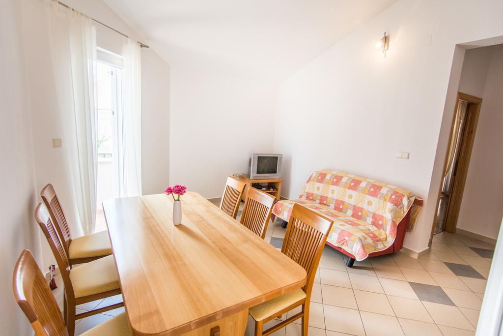 Apartments Basilea Biograd Na Moru Phòng bức ảnh