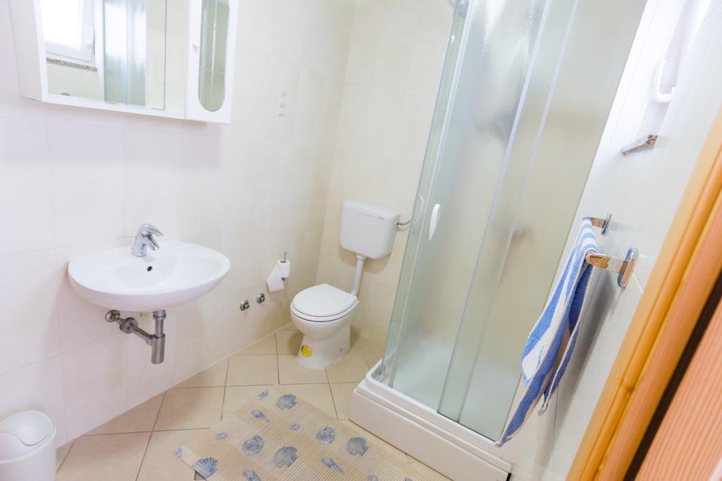 Apartments Basilea Biograd Na Moru Phòng bức ảnh